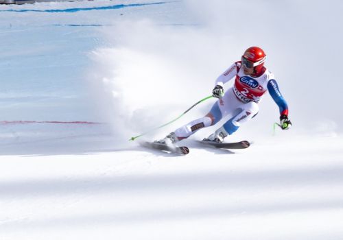 Ski Alpin Disziplinen: Slalom, Abfahrt, Super G & weitere